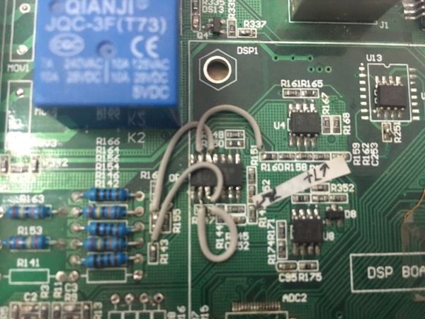 600px-飞线重连运算放大电路op3a、op3b反馈线.jpg